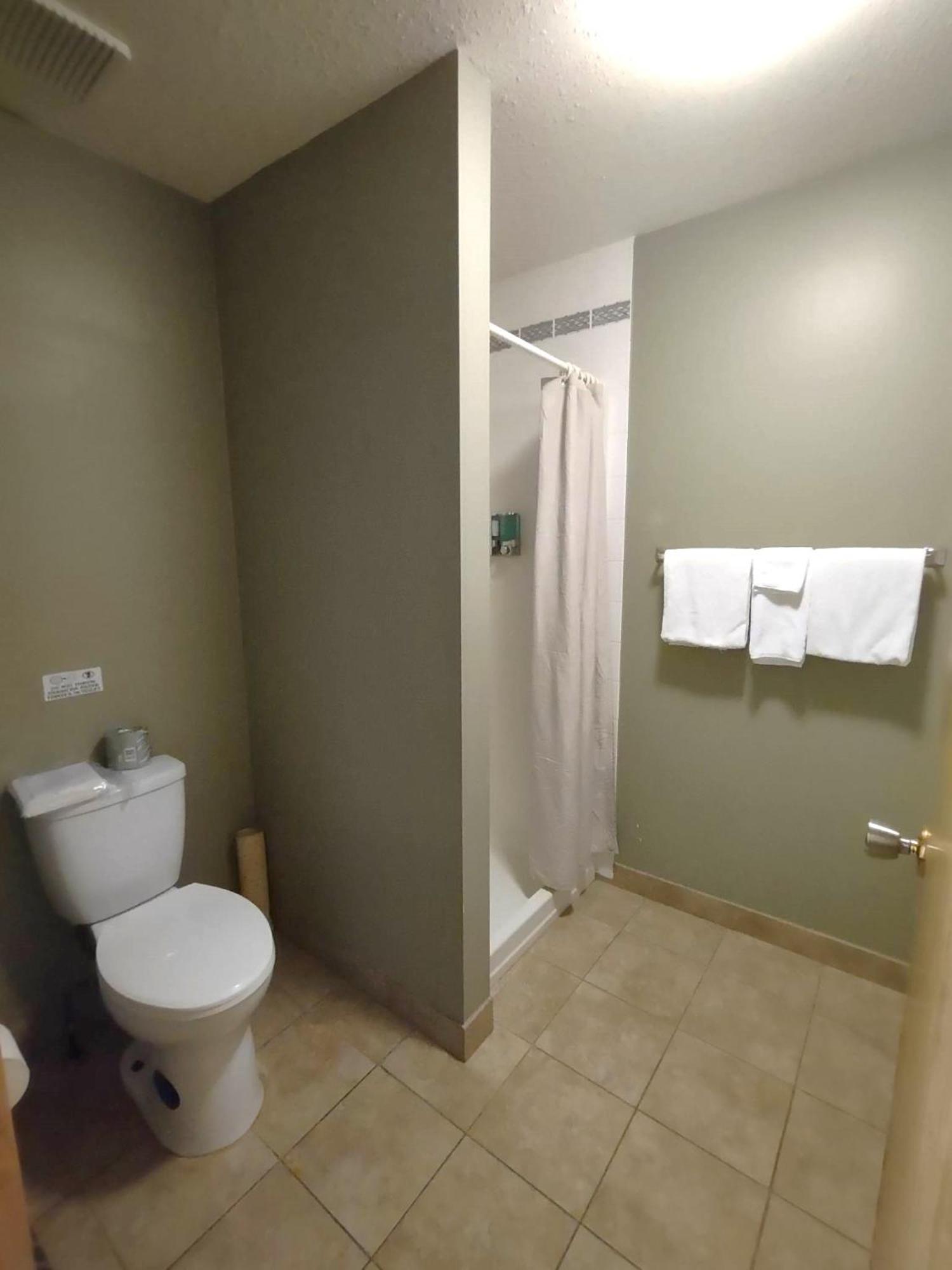 Fort Saskatchewan Stars Inn - Motel חדר תמונה