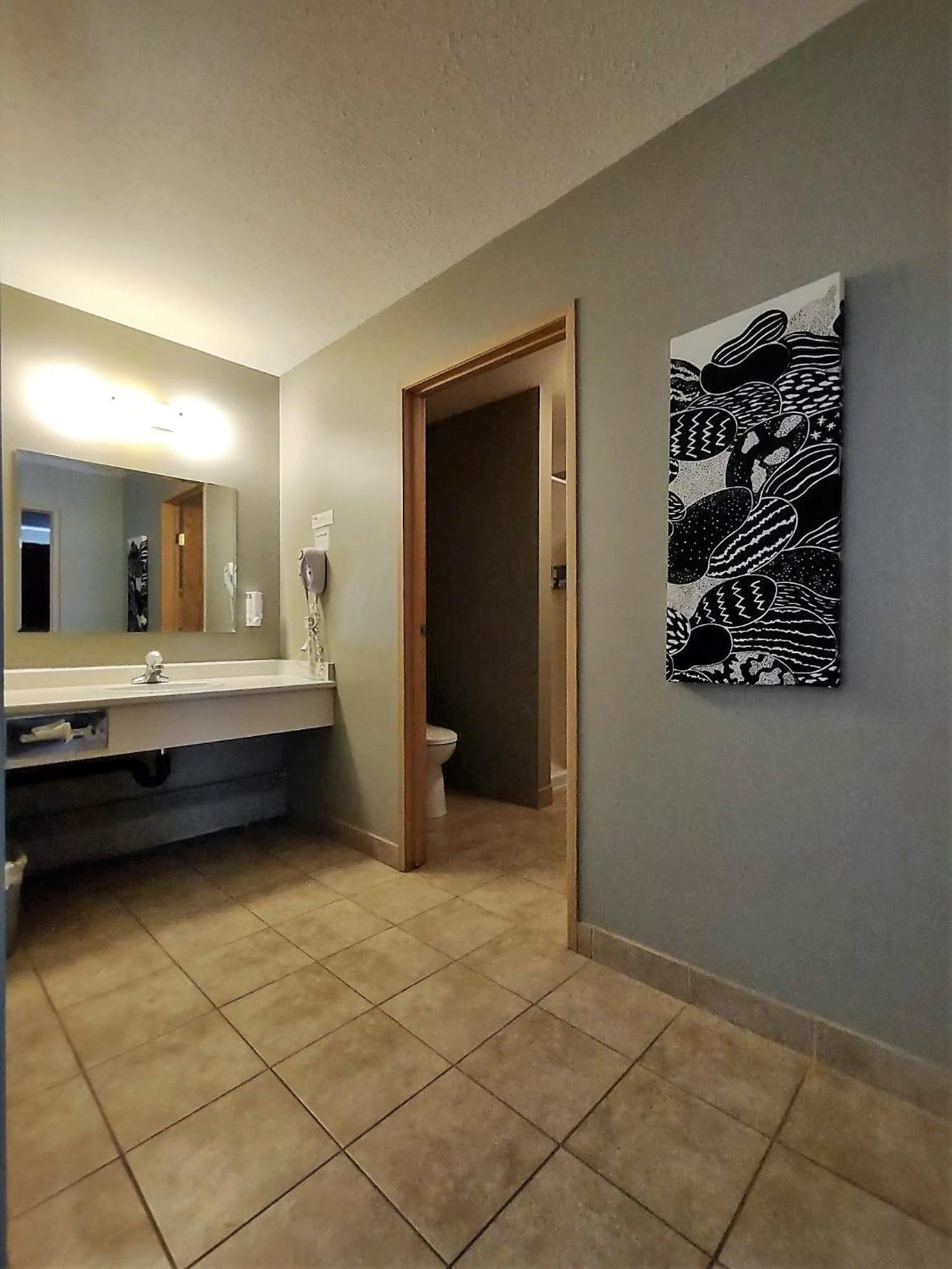 Fort Saskatchewan Stars Inn - Motel חדר תמונה